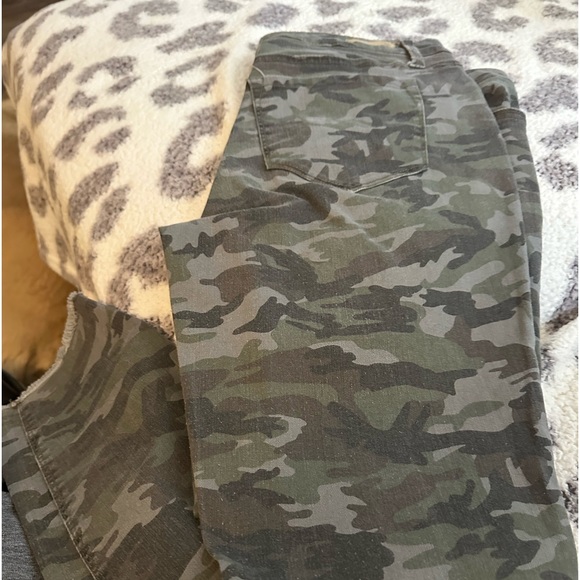 Mid Rise True Craft - Picture 1 of 1